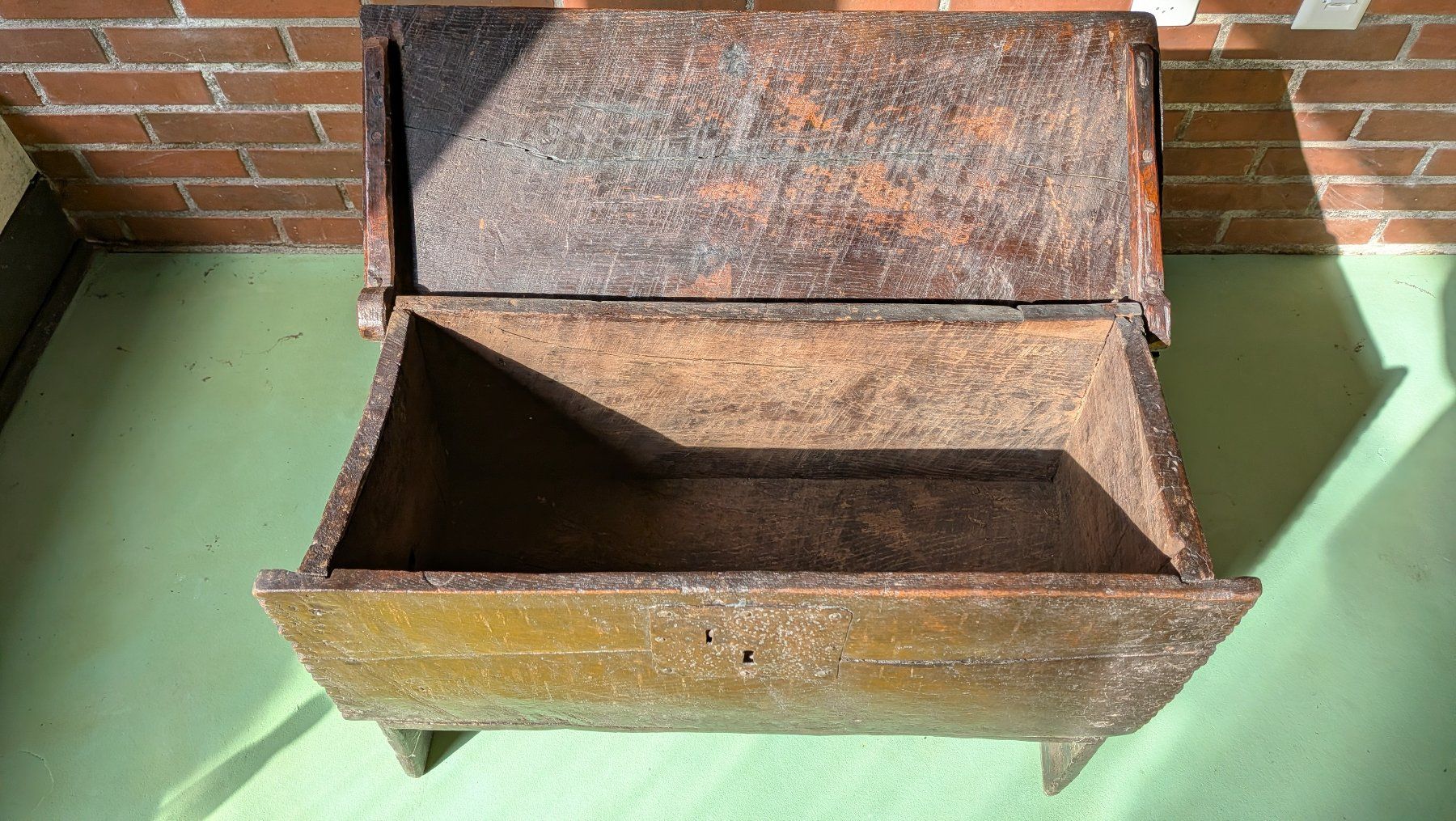Cassapanche: Antike Truhe – Usato da Berikon venduto da tim_h2pn 1