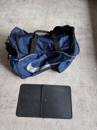 Nike Sporttasche / Gymbag, Dunkelblau mit Bodenplatte