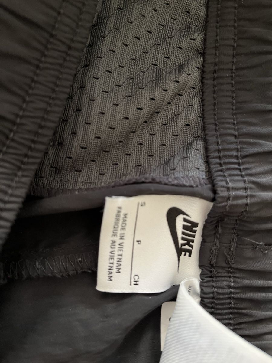 Nike Hosen: *** Nike Freizeithose *** – Gebraucht aus Gümligen von  2