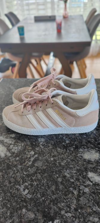 Adidas Gazelle Gr. 29 rosa weiss Madchen Schuhe Turnschuhe Kaufen auf Ricardo