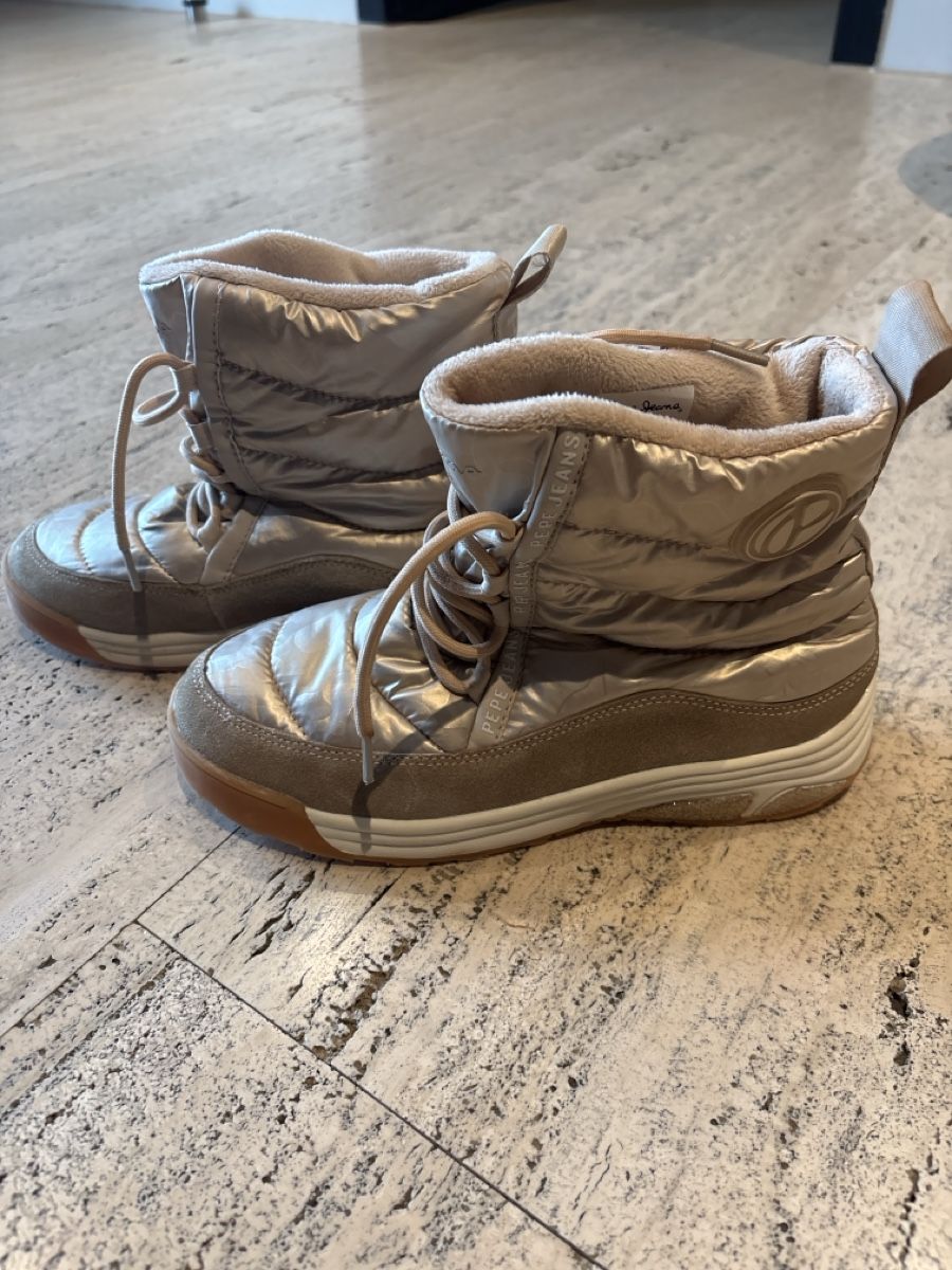 Scarpe per ragazze: Winterschuhe Grösse 37 – Usato da Salenstein venduto da sehrgut 1