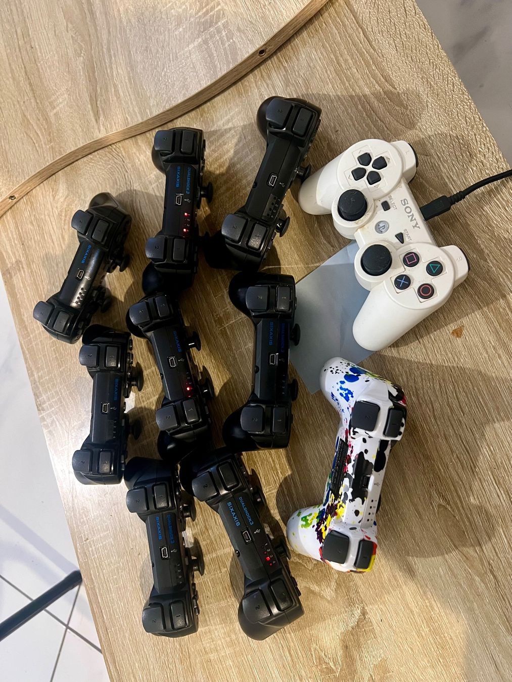 Sony Controller: 10 stk. PS3 Controllern Ab. 1 FR – Gebraucht aus Zürich von T.E.B 5