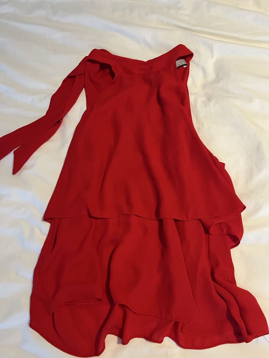 Zara Top: Top – Nuovo (secondo la descrizione) da Zürich venduto da tyr_5j6q 1