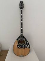Griechische Bouzouki mit aufwendigen Perlmutt-Einlagen