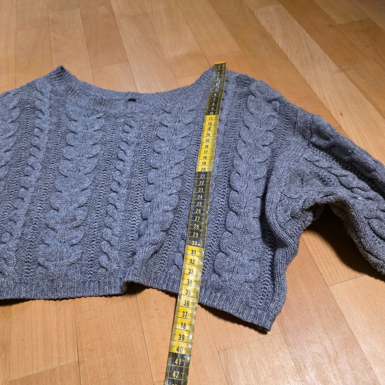 Maglioni & Felpe: Grauer Crop Strickpullover Gr. S/M – Usato da Wald ZH venduto da CapLux 6
