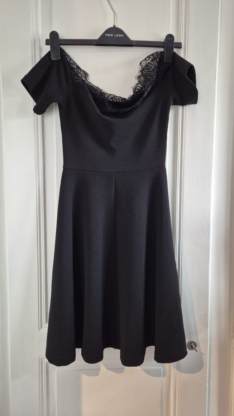 New Look Kleider: Kleid schwarz mit Spitze – Neu (gemäss Beschreibung) aus Nidau von biasutti 1