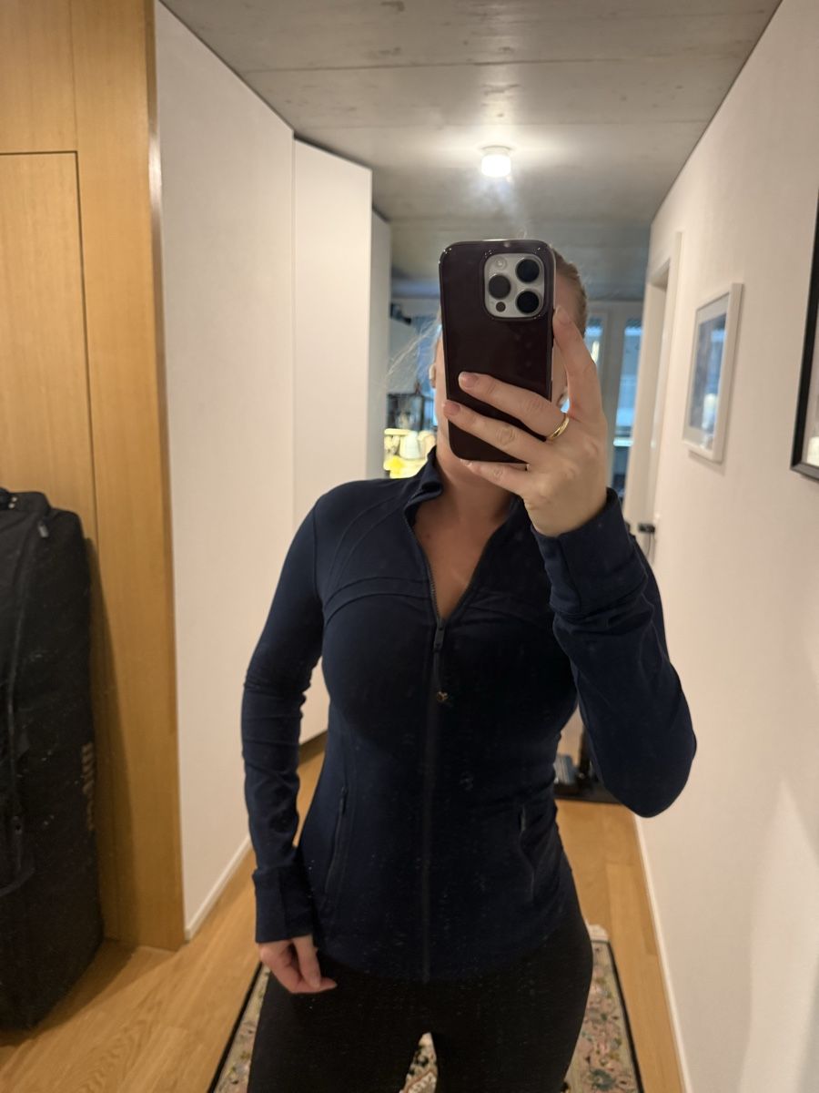 Lululemon Jacken: Lululemon Define Navy Jacket – Gebraucht aus Bottmingen von Itsclaire 2