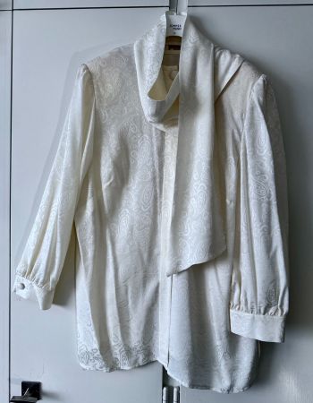 Weisse Seidenbluse mit feinem Muster weiss in weiss, CH made