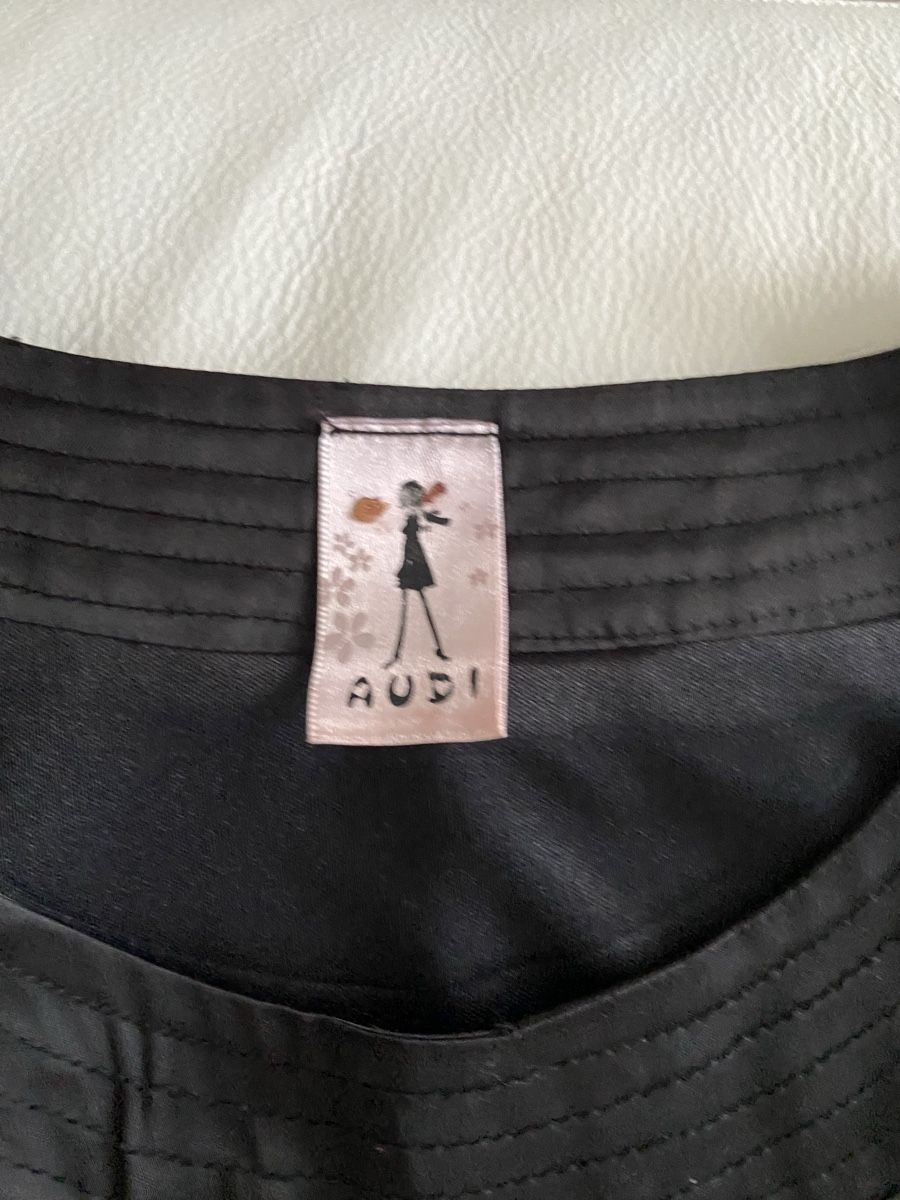 Vestiti: Audi Minikleid Gr S – Usato da Horgen venduto da smlecnik78 1