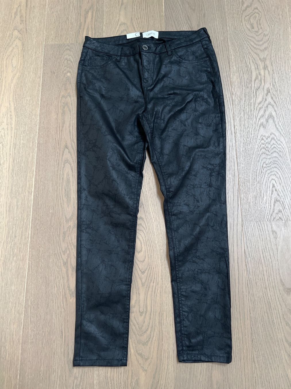 Pantaloni: Cartoon Hose Gr.42/44 - Neu – Nuovo e nell'imballaggio originale da Visp venduto da bluenero