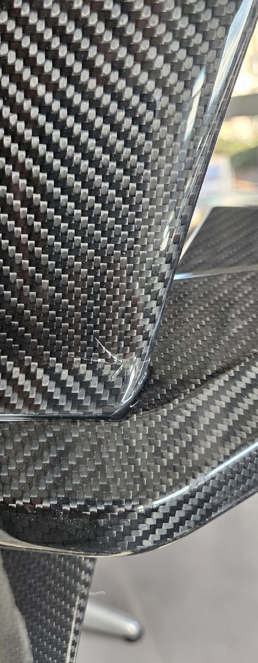 BMW Tutti pezzi di ricambio auto: Spoiler BMW M3 Evolution carbone – Difettoso da Châtel-St-Denis venduto da ameireles1973 6