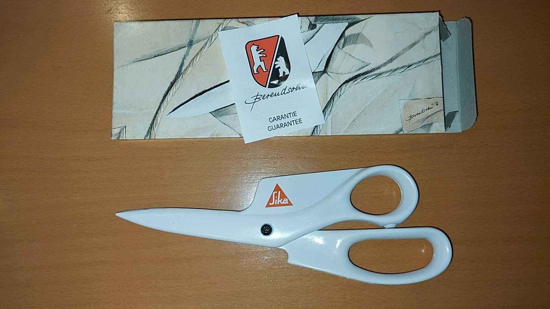 Tous les outils: Schere – Neuf avec emballage d'origine à Gunten par Muggemus