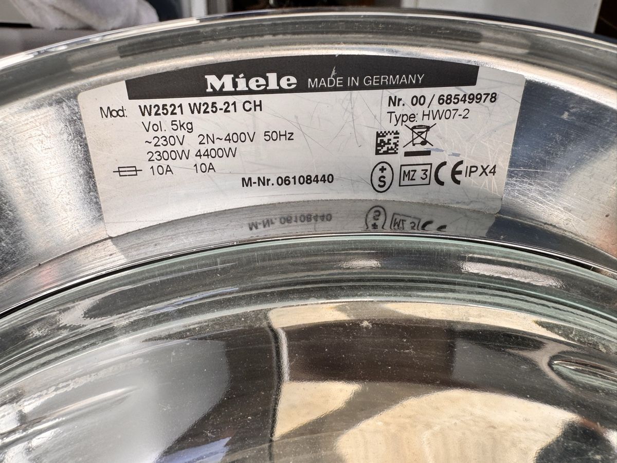 Miele Lavatrici: Miele Waschturm  – Usato da Horw venduto da dancav 5