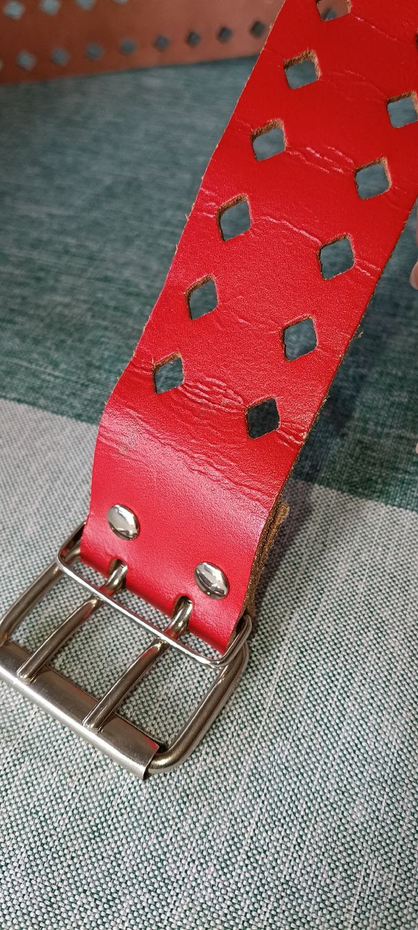 Ceintures: Red Leather Belt With Diamond Cutouts  – D'occasion à Zürich par cat_9cvz 1