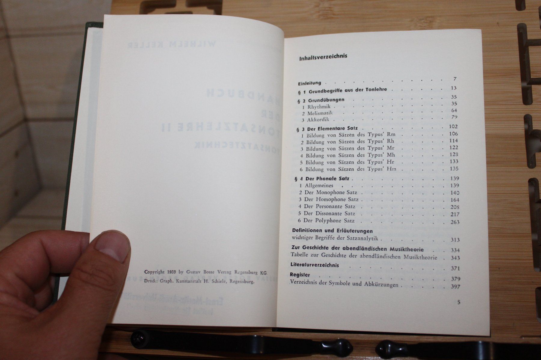 Libri: Handbuch der Tonsatzlehre II. Tonsatztechnik. – Usato da Kaden venduto da Buchantiquariat 1