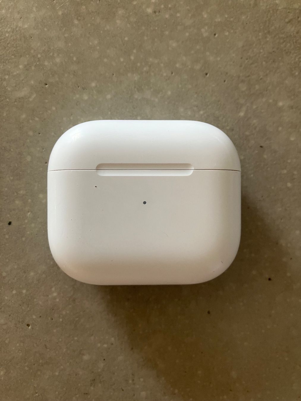 Apple Cuffie: Apple AirPods 3 Case – Usato da Lausanne venduto da mr.v 1