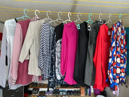 10 Stück verschiedene Damen-Blusen Grösse S und M Topzustand