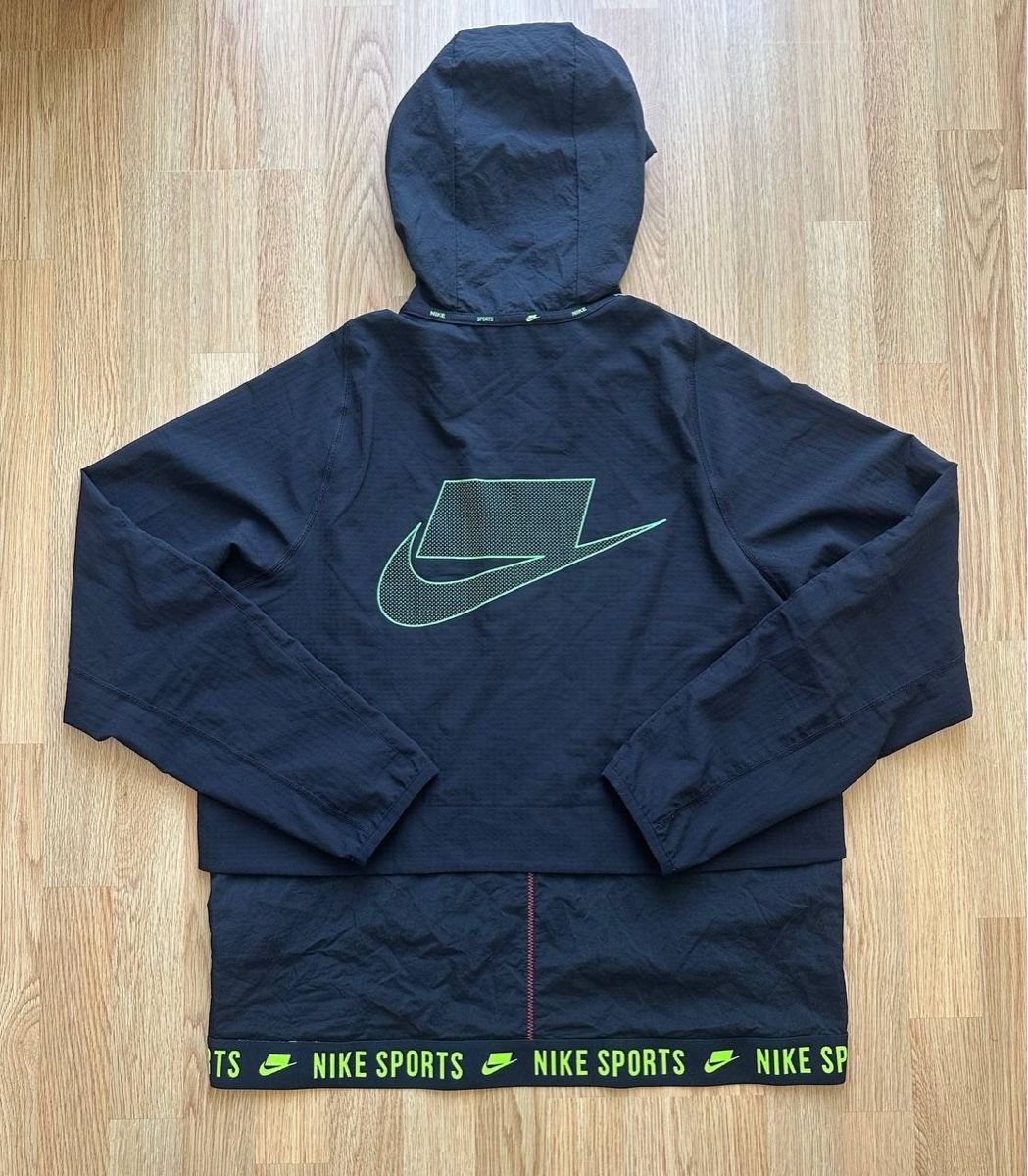 Nike Jacken: Nike Jacke  – Gebraucht aus Pfäffikon ZH von Nataliia. 1