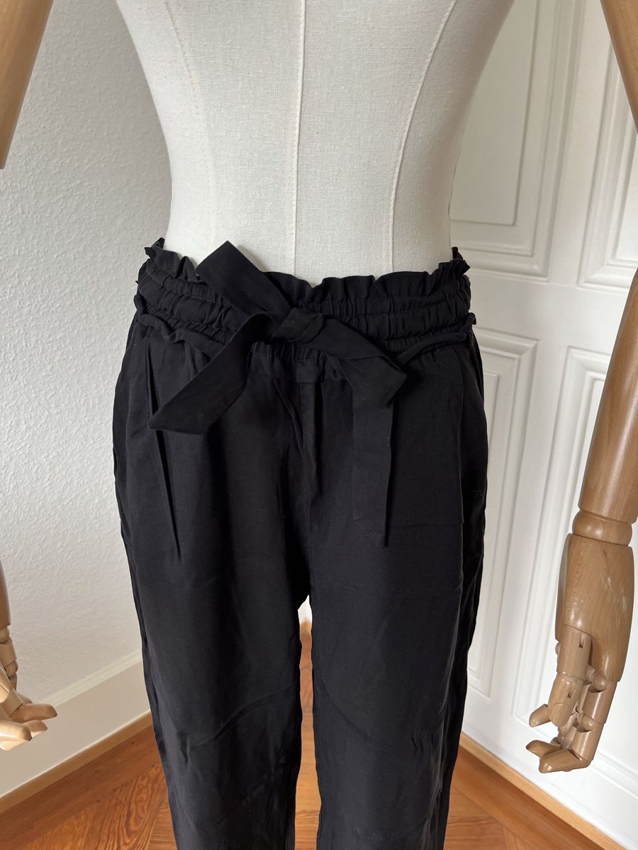 Zara Pantaloni: Elegant Black Summer Trousers - Size M – Usato da Mies venduto da Nib2011 2