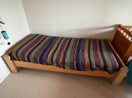 Bett 200x90 mit Bettschublade