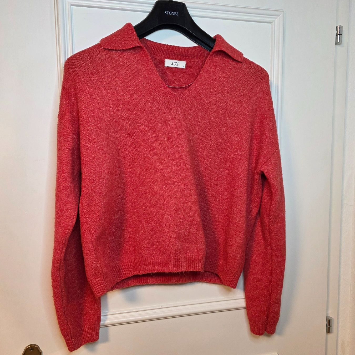 Maglioni & Felpe: ✨ Kuscheliger Korallpullover mit elegantem Kragen – Usato da Wald ZH venduto da CapLux 1