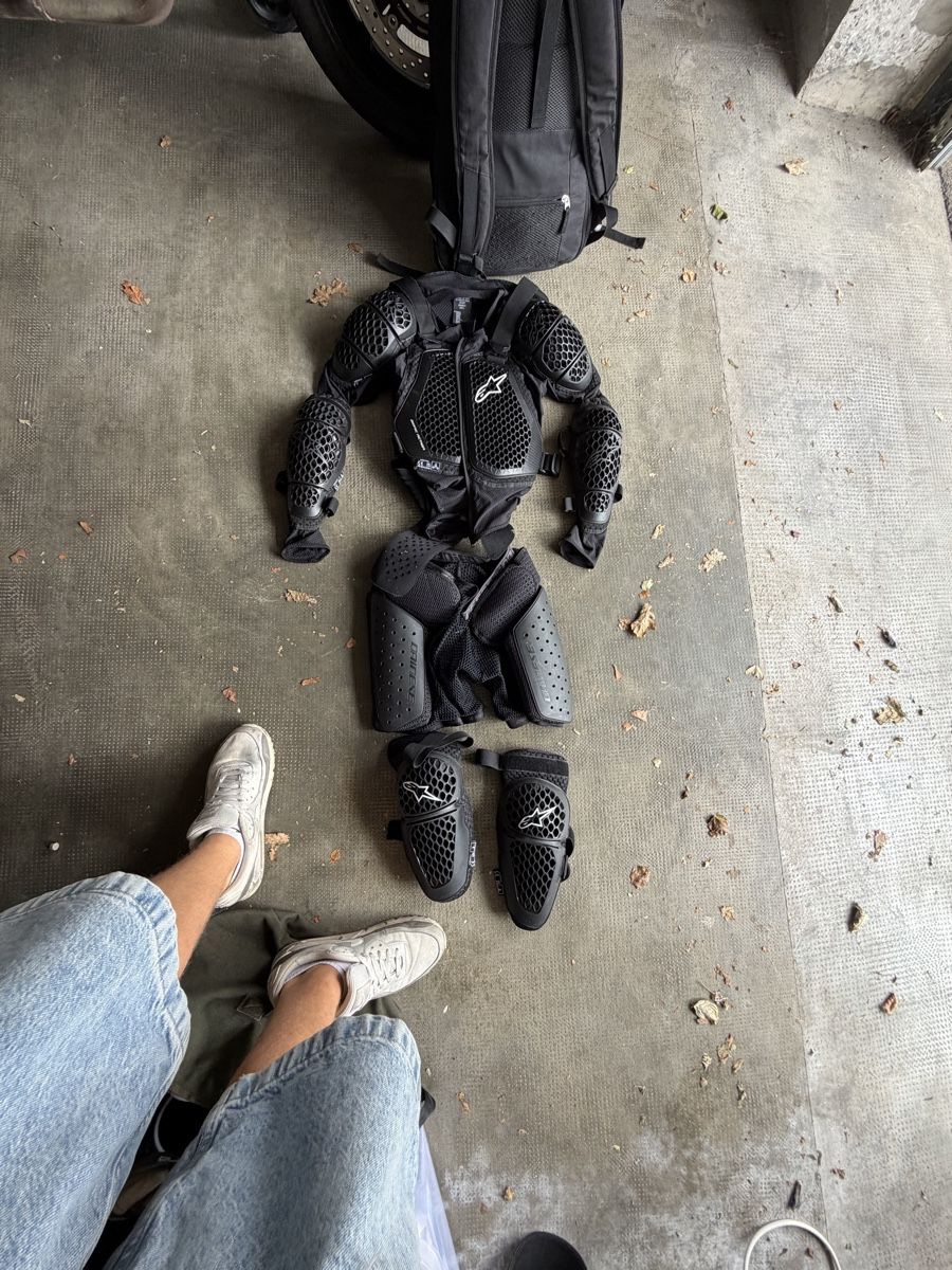 Alpinestars Lots de vêtements: Alpinestars/- Dianese Motorradkleidung – D'occasion à Birsfelden par gio_x9gh
