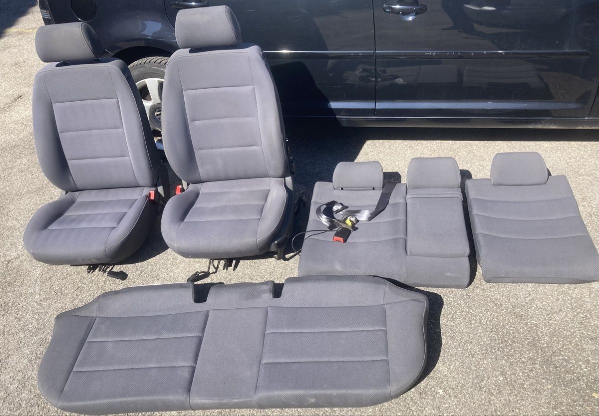 Audi Tutti pezzi di ricambio auto: Audi A4 sièges – Usato da Chézard-St-Martin venduto da Laurent79
