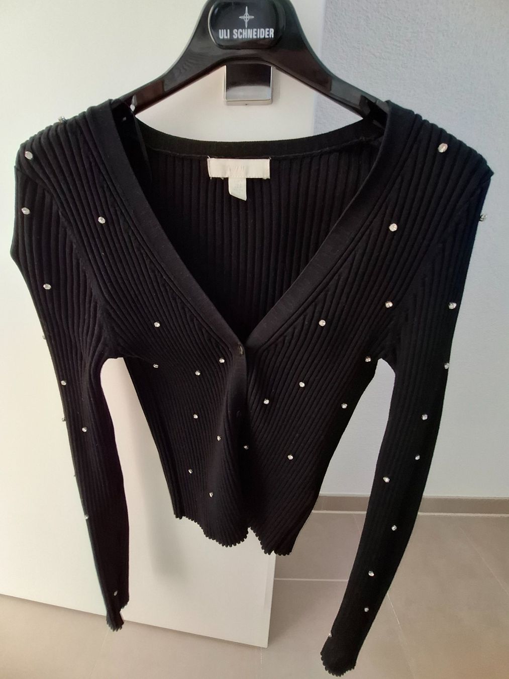 Giacche: Schwarze Strickjacke mit Strass, Grösse S, Top Zustand! – Usato da Romanshorn venduto da lichtmond2022