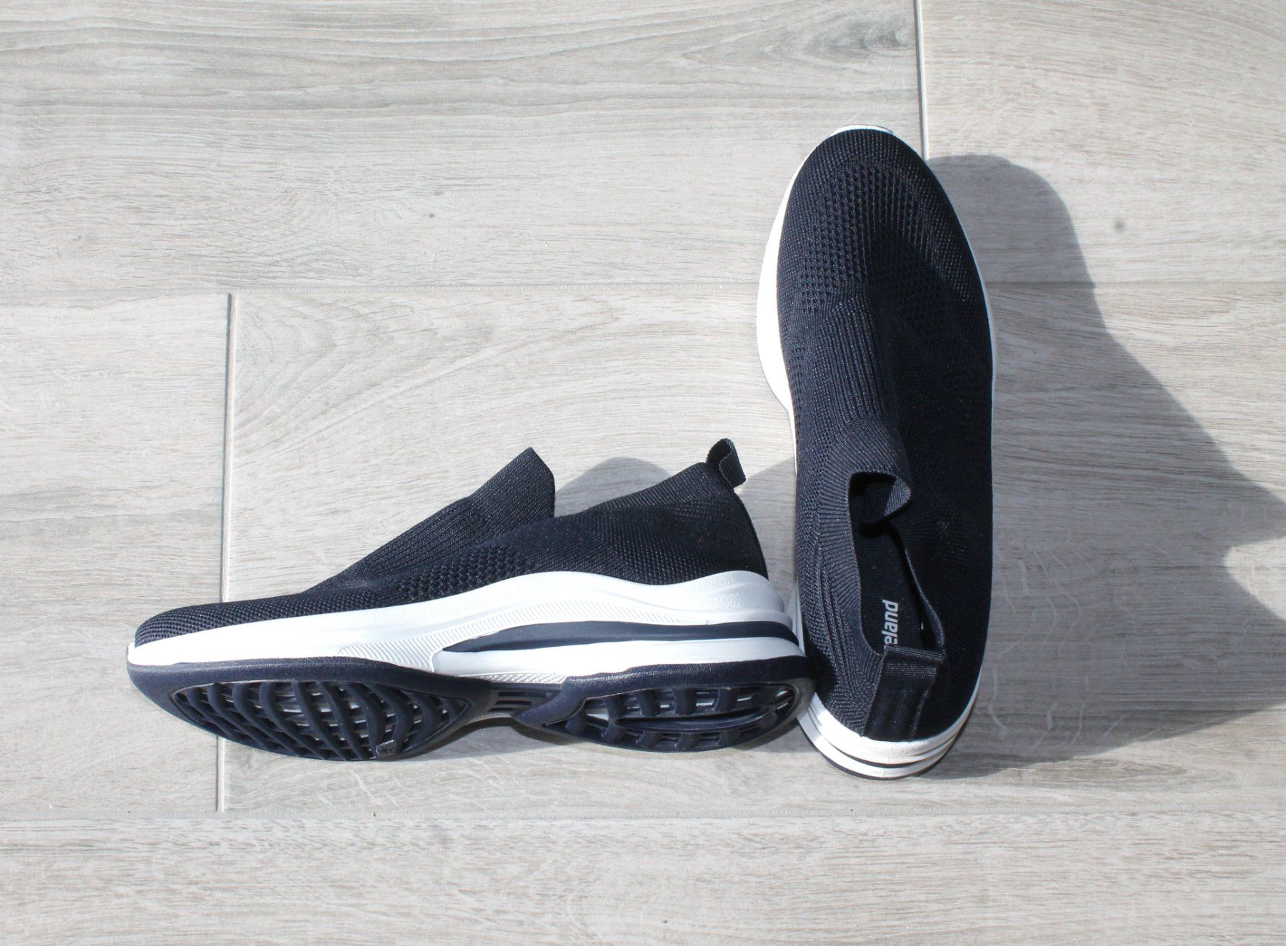Herrenschuhe: Sneakers Neuves, taille 41 – Neu und originalverpackt aus Chez-le-Bart von jasse