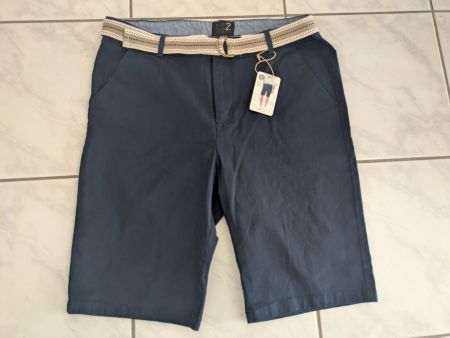 Chino Shorts / NEU