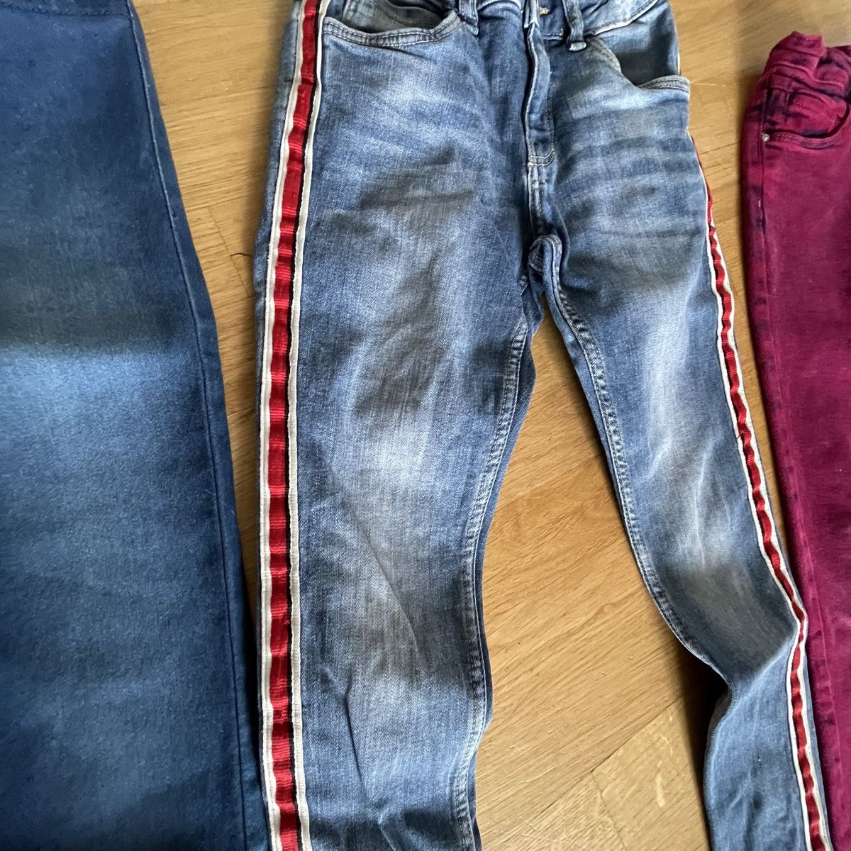 Pantaloni: 3 Jeanshosen 134 – Usato da Oetwil am See venduto da mar_t7ct 3