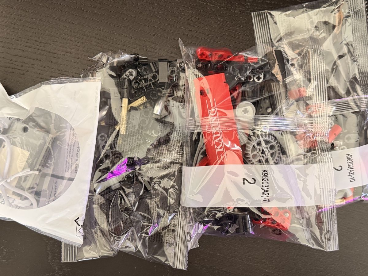Baukästen: V8 Motor-Bausatz Neu – Neu und originalverpackt aus Alpnach Dorf von MiKoMarkt 3