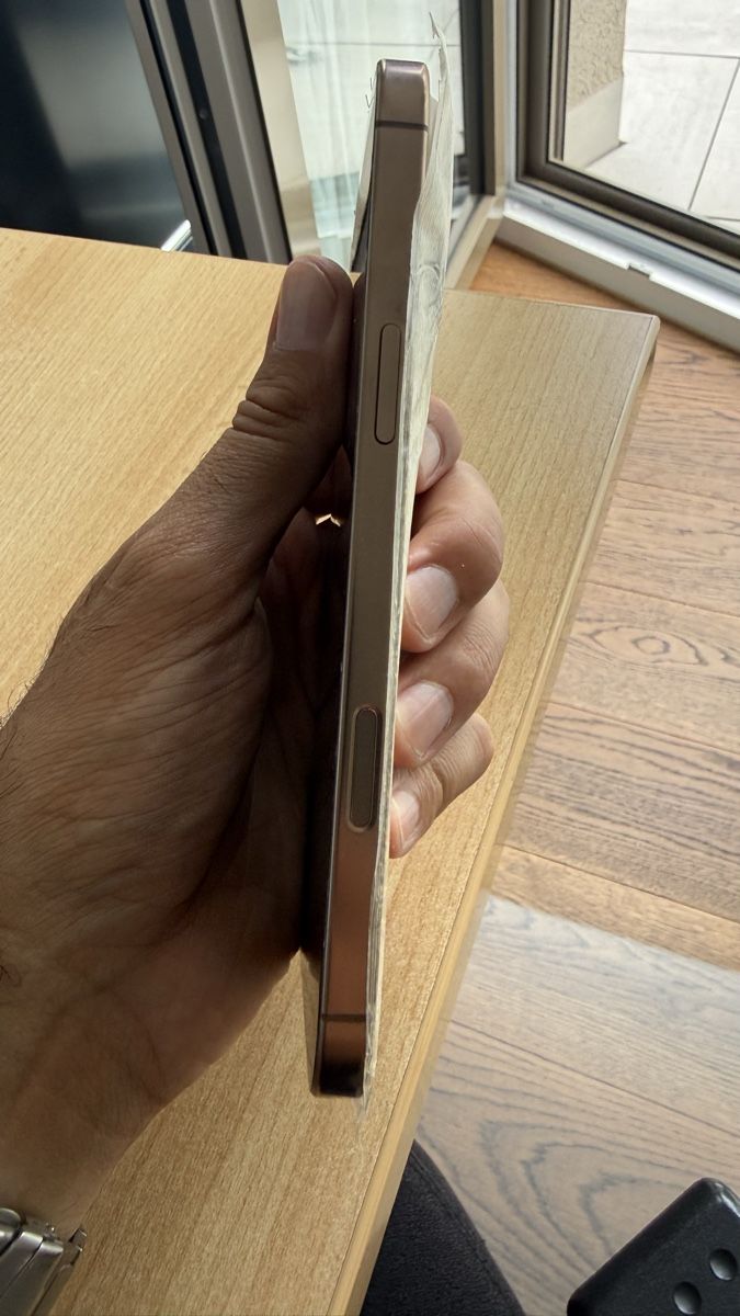 Apple Telefoni cellulari / Smartphones: Iphone 16 Pro Max 265GB – Difettoso da Bassersdorf venduto da lasvings01 3
