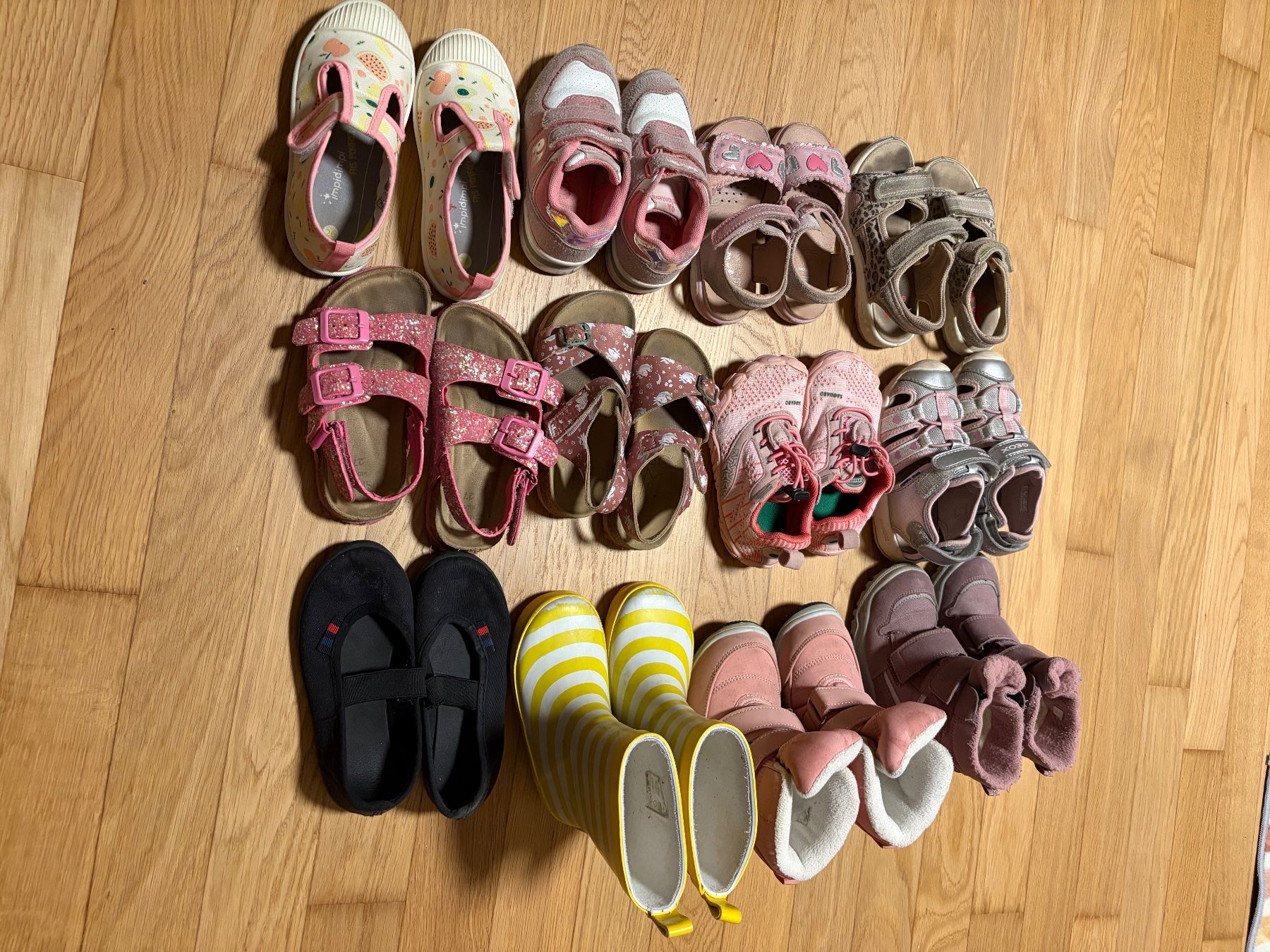 Schuhe für Mädchen: Schuh Packet  24-26 – Gebraucht aus Flums von hochfinsler92 2