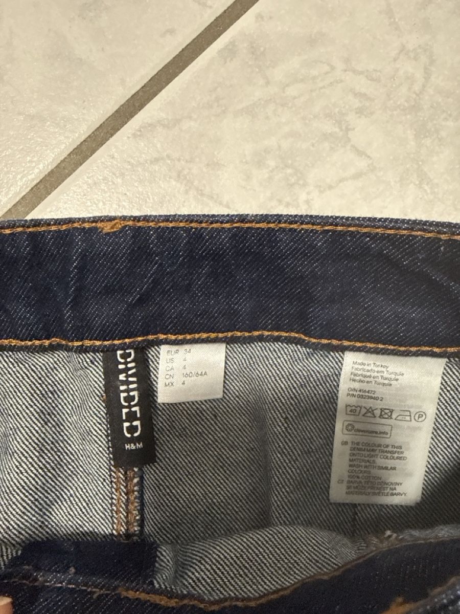 H&M Gonne: Stylish Denim Mini Skirt with Button Front - Size 34 – Usato da Effretikon venduto da lio_gjr8 1