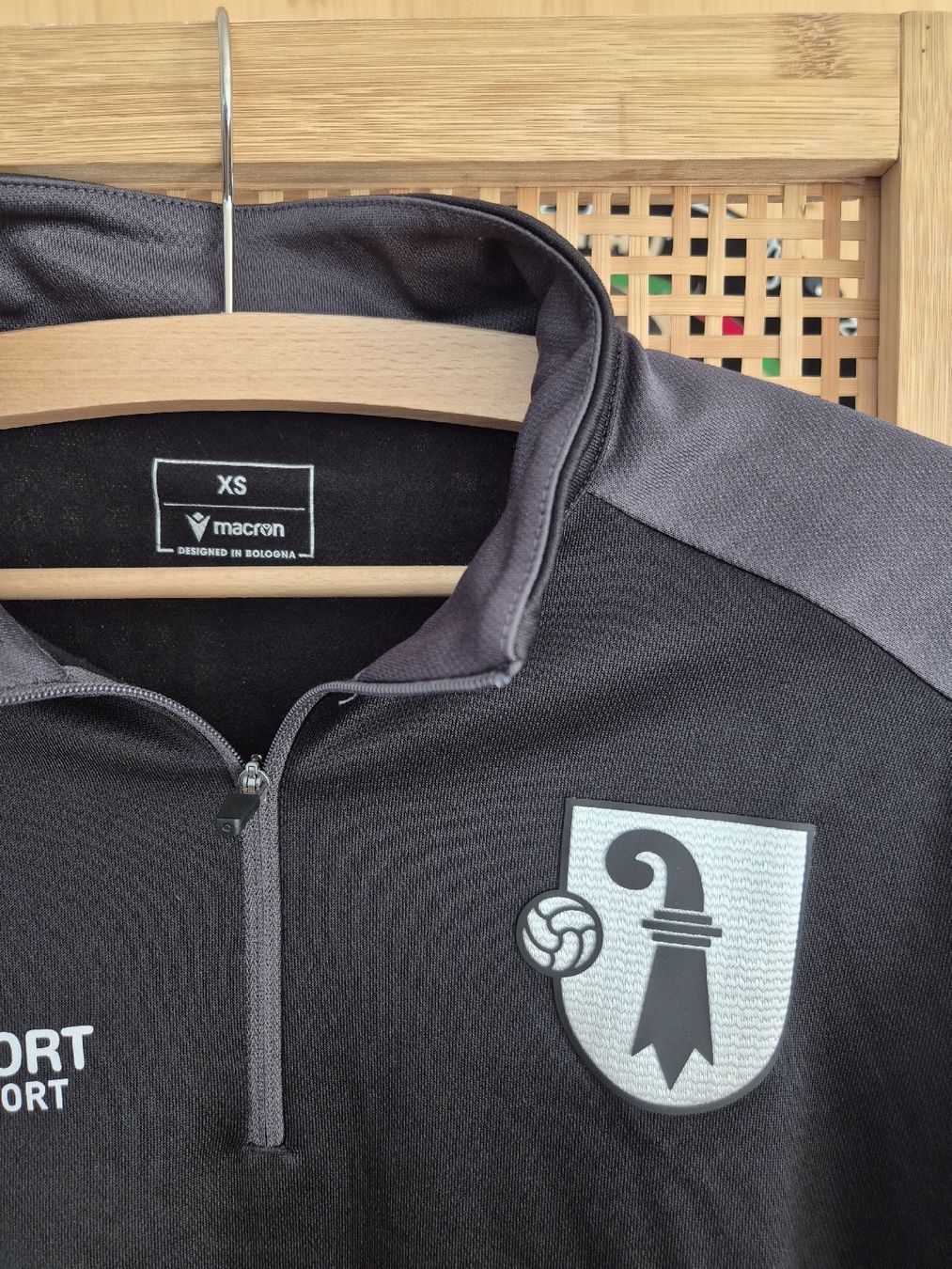 Canottiere & Pantaloni: Macron Trainingsoberteil Team Basel schwarz Grösse XS – Nuovo (secondo la descrizione) da Frenkendorf venduto da naibaf01 1