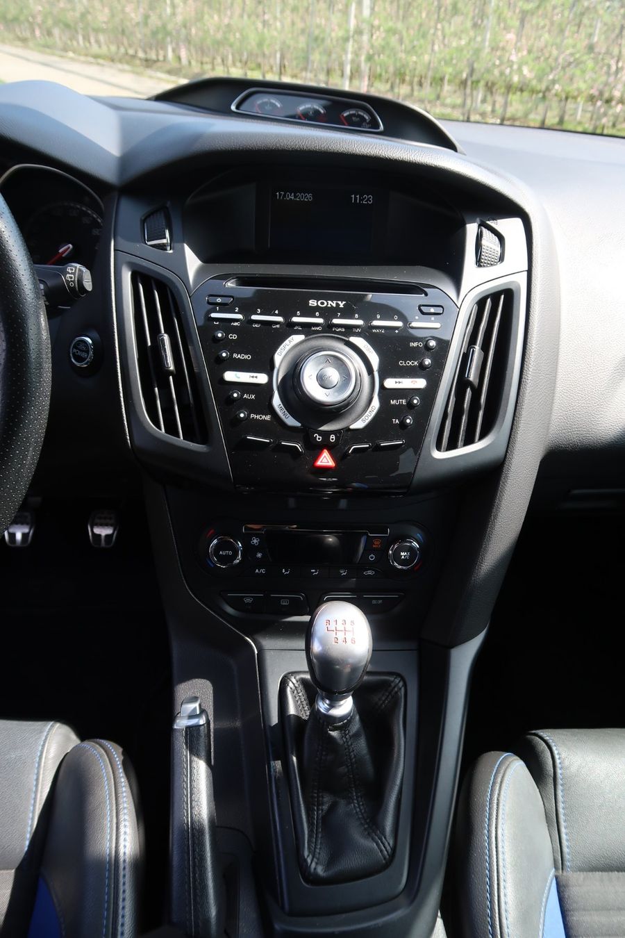 Ford Automobili: Ford Focus ST  Sation Wagon 2.0i EcoB SCTi – Usato da Büsingen venduto da garagealtmann 7