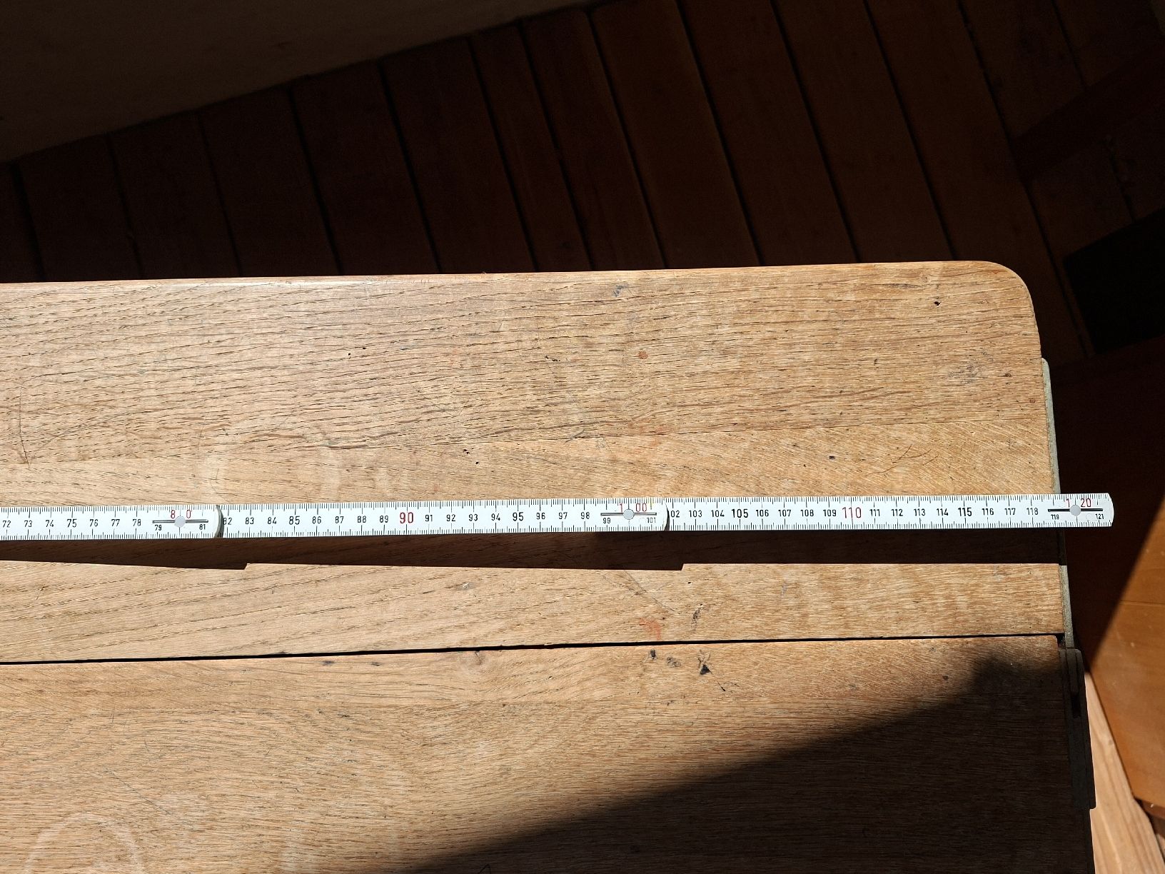 Scrivanie: Alter Schulpult aus Holz, klappbar  – Usato da Oberstammheim venduto da SereinaS 1