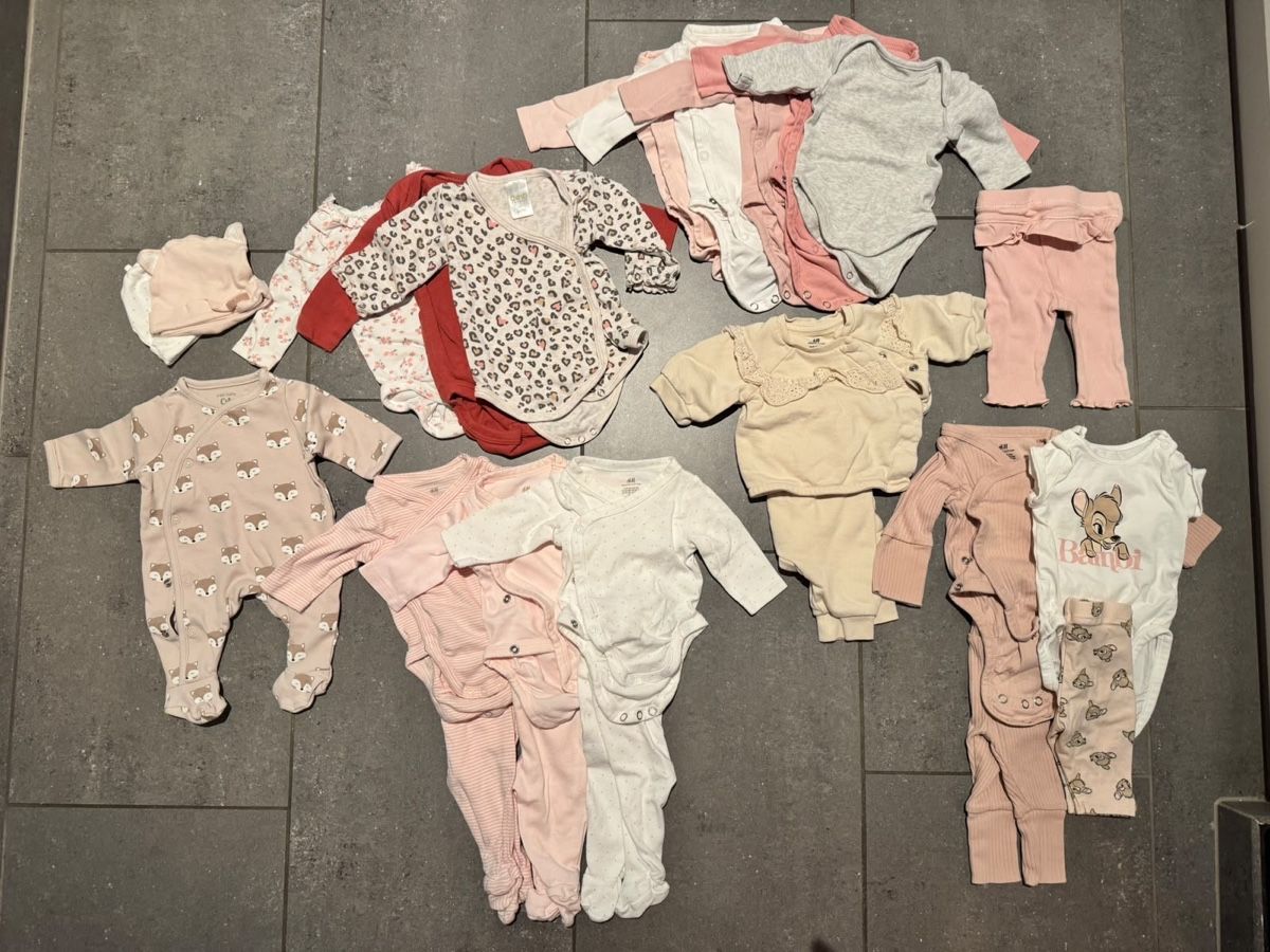 Ensembles coordonnés: Baby Kleider Grösse 50 – D'occasion à Niederrohrdorf par cyr_znc8