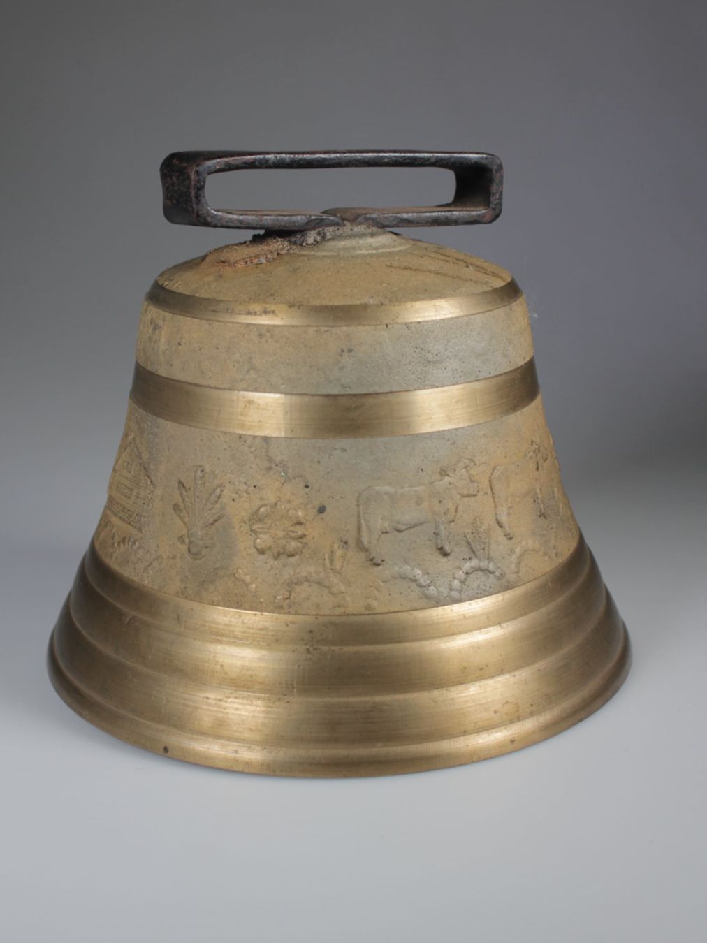 Glocken & Treicheln: Schweizer Zierglocke Bronze – Gebraucht aus Basel von IRMAundFRED 1