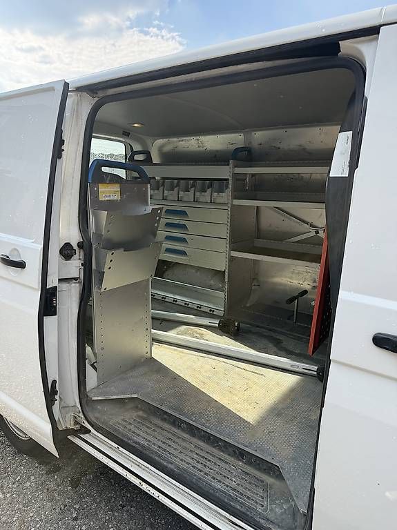 Véhicules utilitaires: VW T5 Transporter  – D'occasion à Pfäffikon par sefajali 3