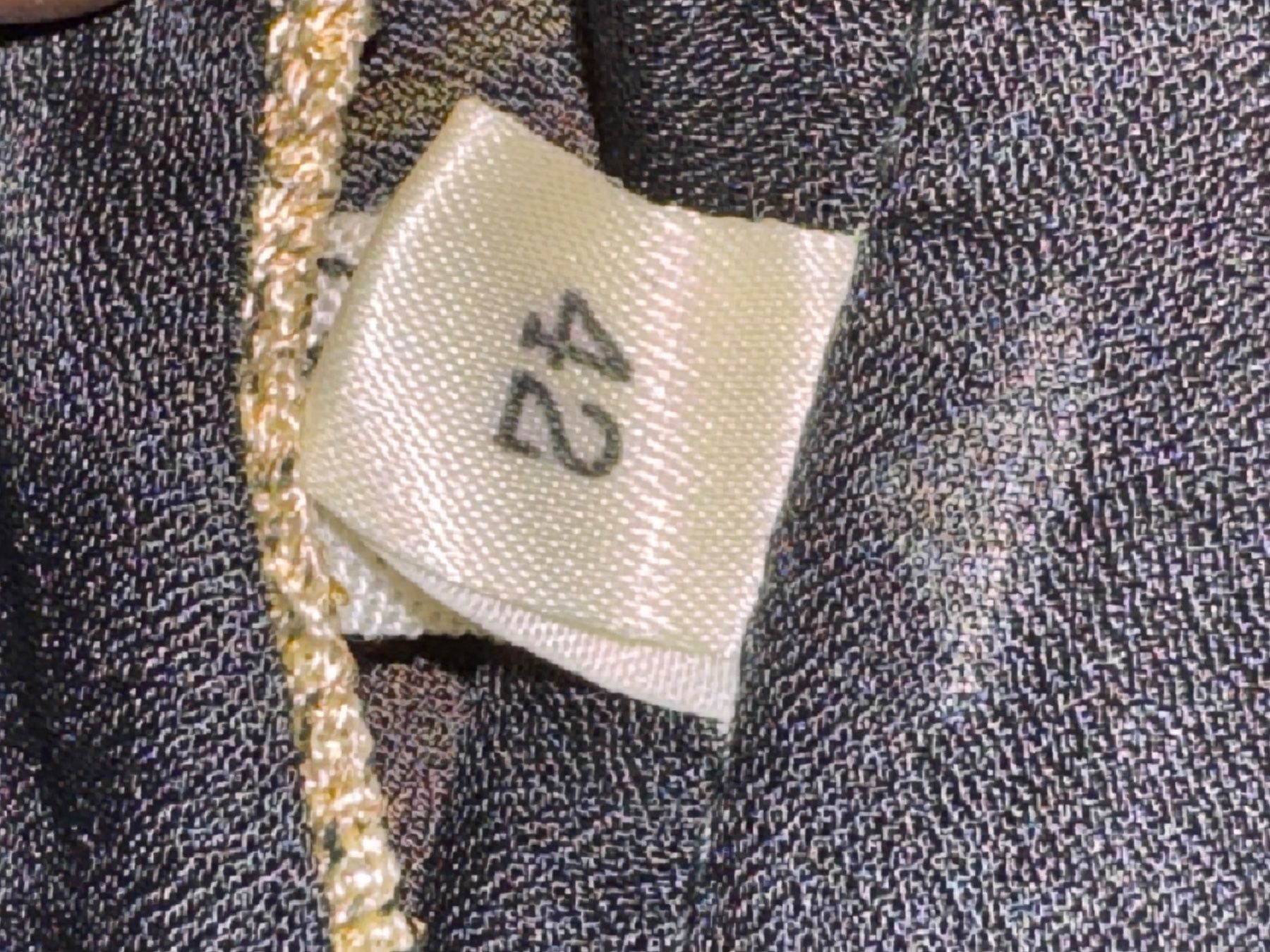 Camicette: Elegante, schwarze Bluse mit Goldrand - Grösse 38 – Usato da Gersau venduto da Second-Hand-Shop 3