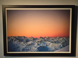 Tableau Mont Blanc enneigée, lever de soleil cadre noir. A3