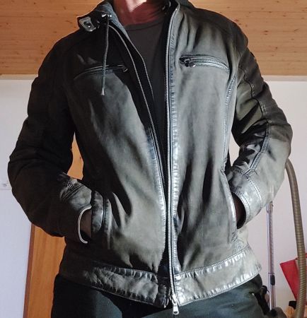 Neue Lederjacke Gr. L mit abnehmbarer Kapuze