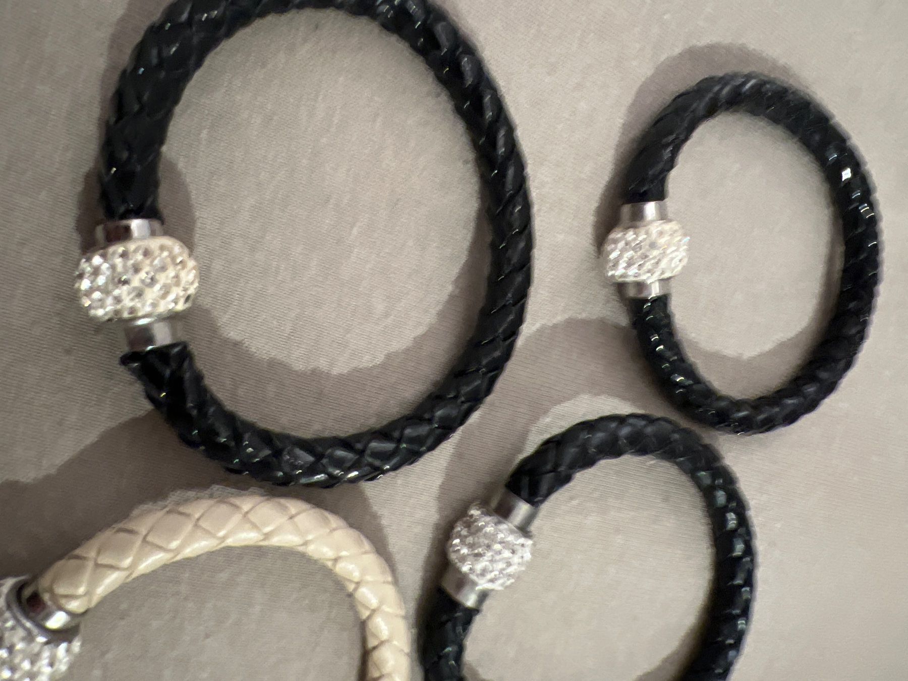 Bracciali & Braccialetti: Set von Armreifen -  4 Teile – Usato da Abtwil SG venduto da ale2002 1