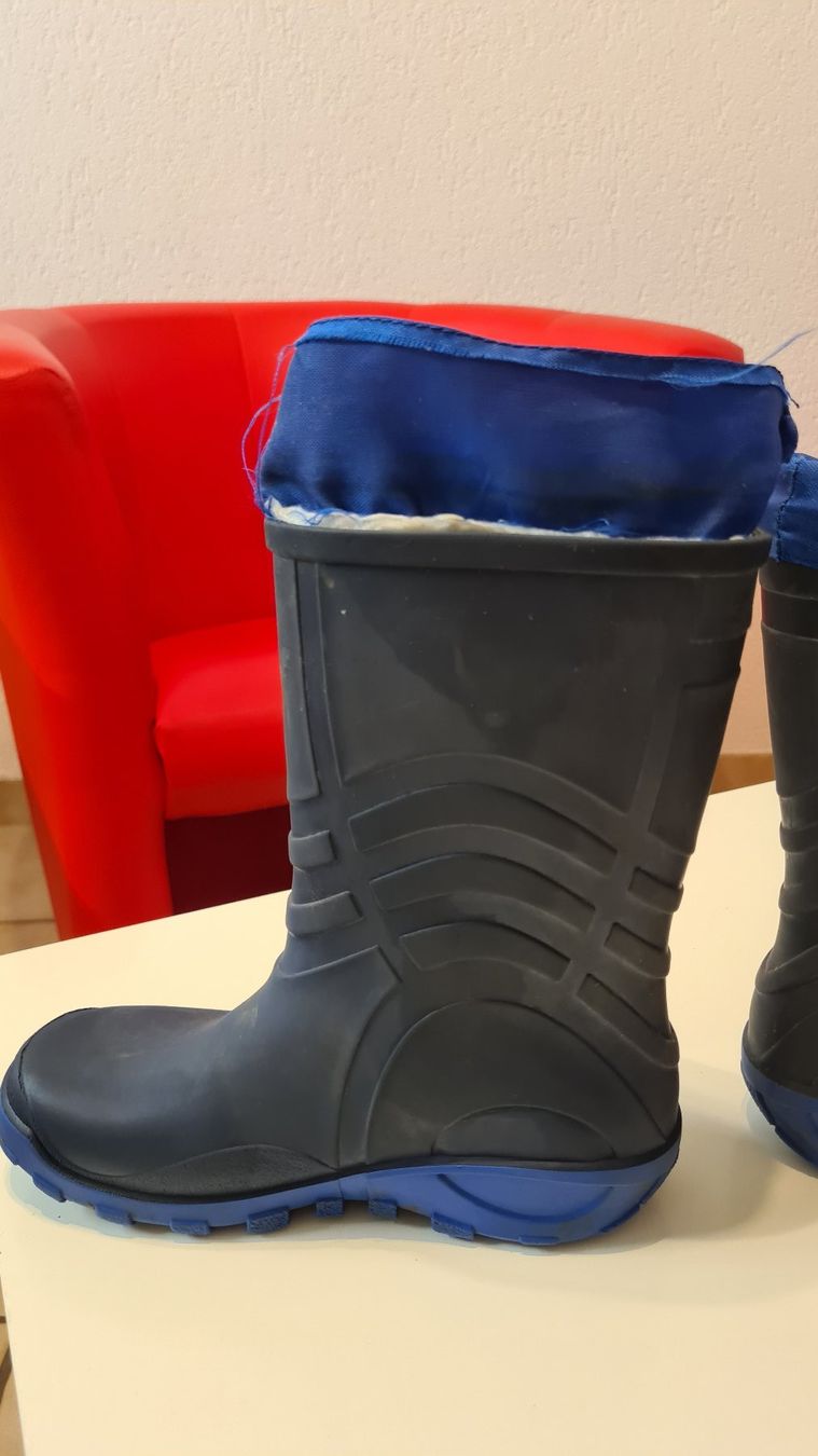 Scarpe per ragazzi: Stiefel mit herausnehmbarem Futter Gr. 34 – Usato da Obergösgen venduto da schesom 2