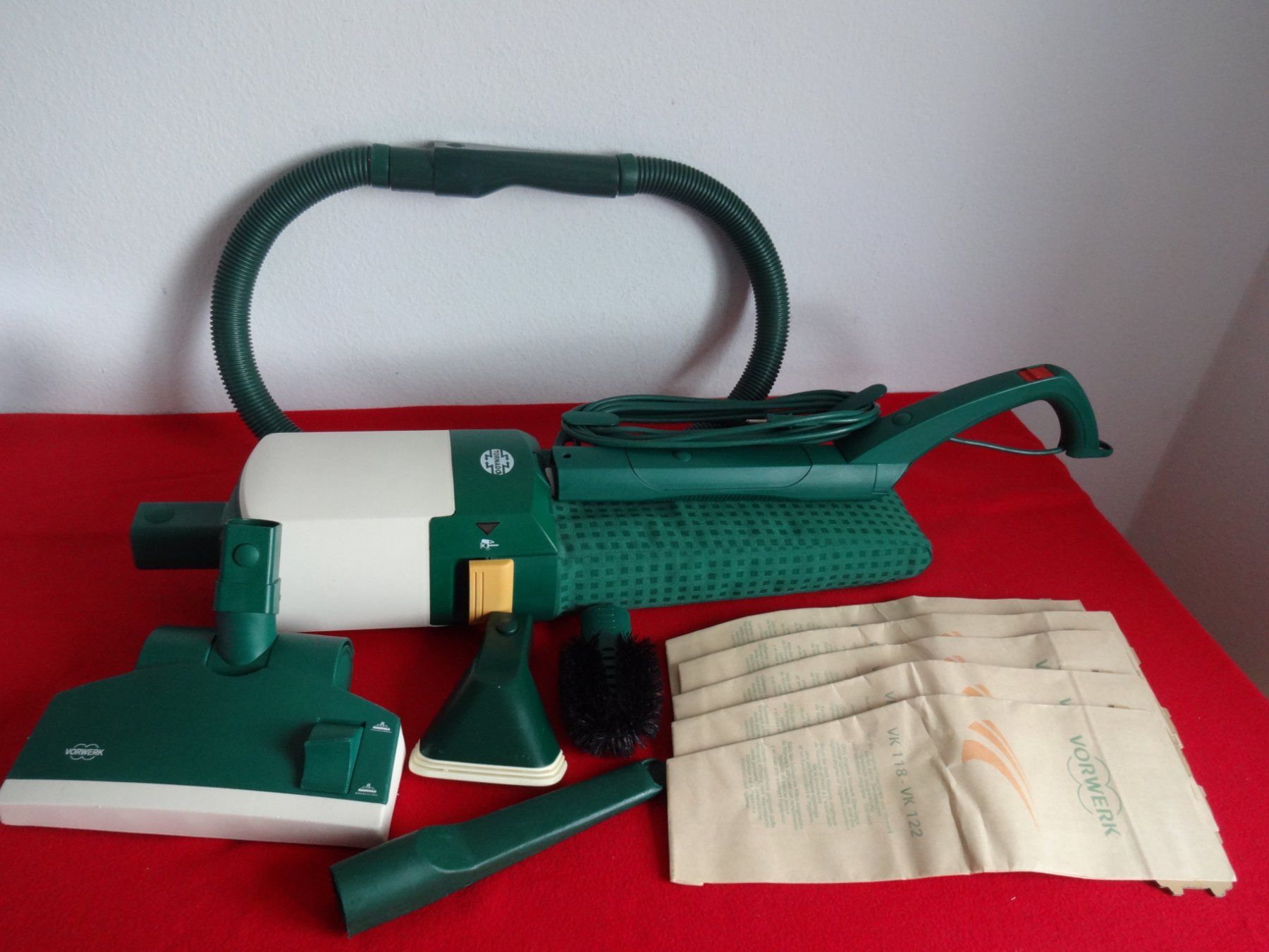 Vorwerk Aspirapolveri & Accessori: *Tornado  Staubsauger mit Zubehör – Usato da Frauenfeld venduto da Jahy 2