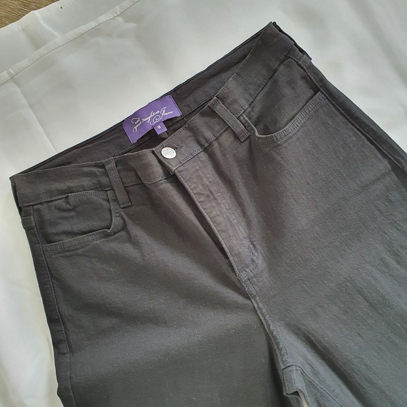 Pantaloni: schwarze Stoffhose 38 – Usato da Niederbuchsiten venduto da klengyel 1