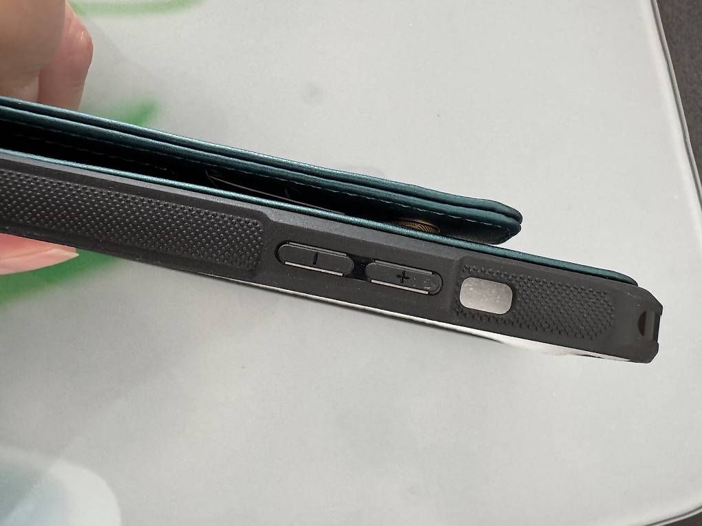Coques & Protection écran: Natellhülle mit Kartencase Iphone 15 pro NEU – D'occasion à Kaltbach par samurai55 4