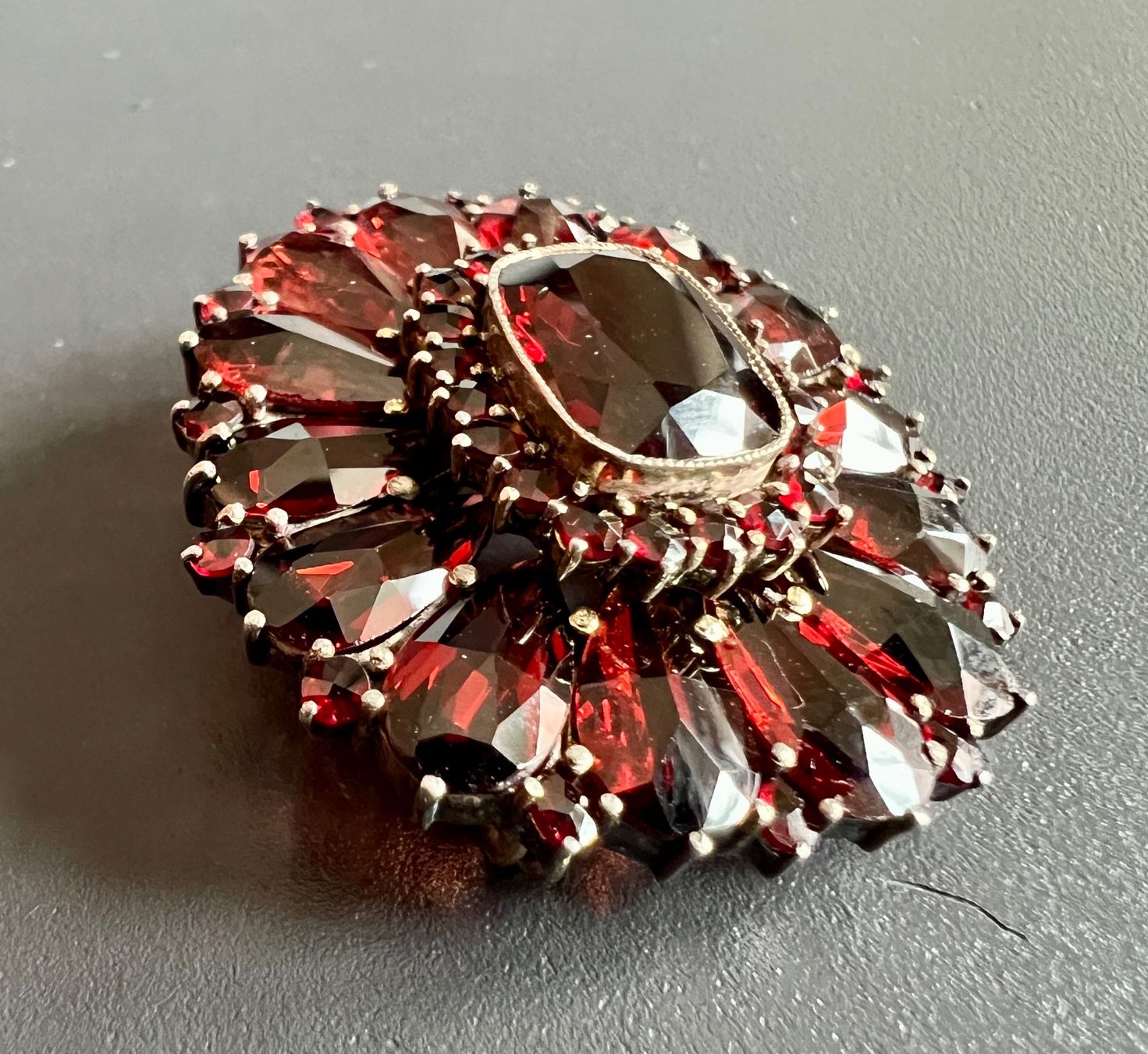 Broschen & Nadeln: Antike Granat-Brosche Silber – Gebraucht aus Chur von Penting1935 3